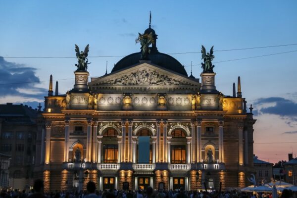 Автобус Неаполь Львов