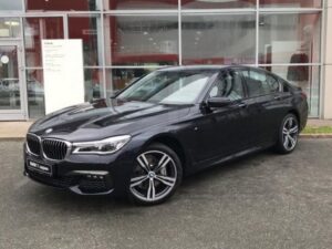 BMW 750 2018 год