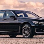 BMW 750 2021 год